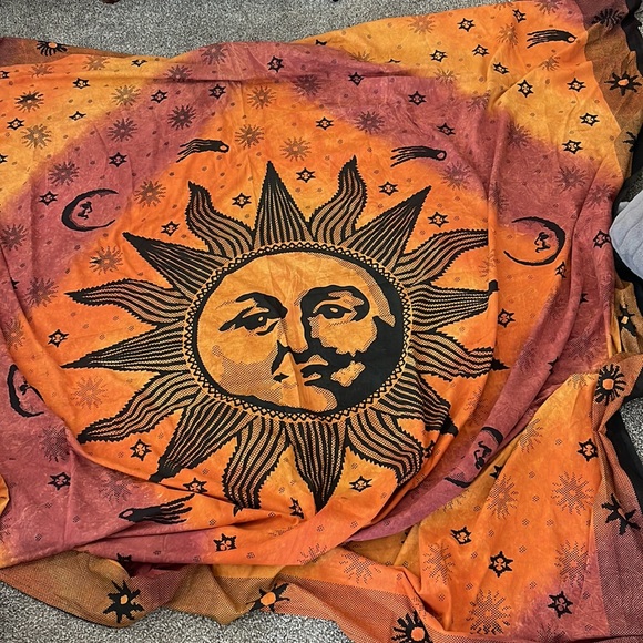 Large sun and moon tapestry - Picture 6 of 6